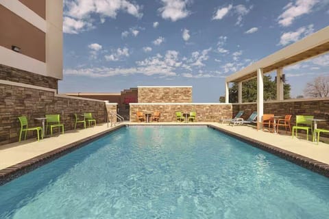 Home2Suite, College Station, Texas 2 Queen Studio image 2