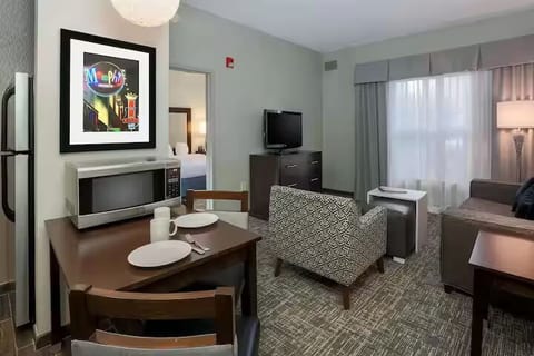 Homewood Suites by Hilton Southwind 1BR Suite