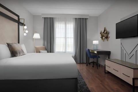 Tapestry Park King Suite | Resort Pool & Gym image 2