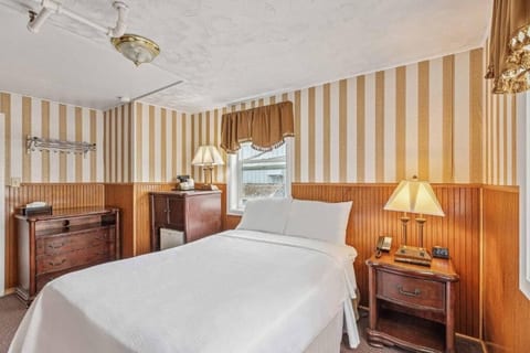 Hotel Seward By Aspen Hotels image 5