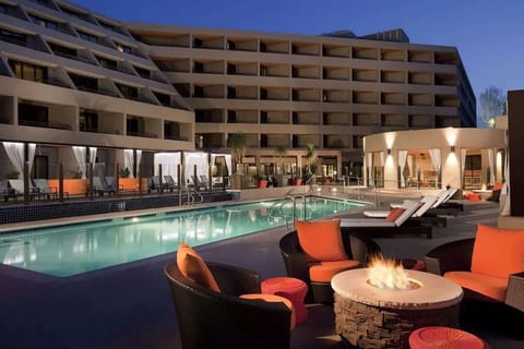 Palm Springs 2 Double Room with Pool & Gym image 1