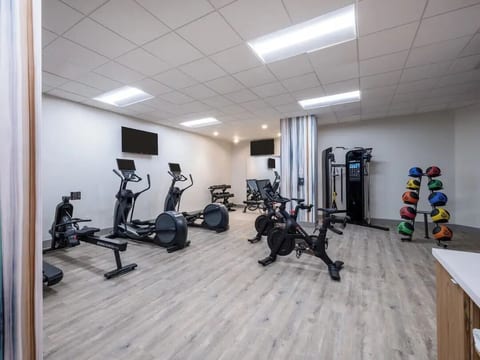 Miami Intl Airport King Studio with Gym & Pool image 3