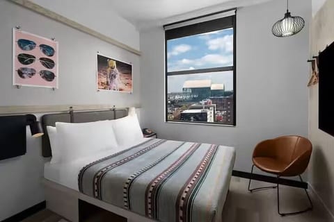 Moxy hotel, Houston Queen Studio image 2