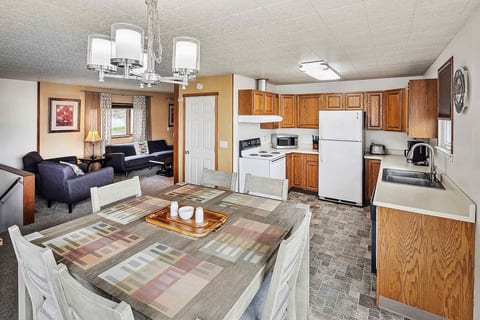 Private Harbor Home at Hotel Seward image 3