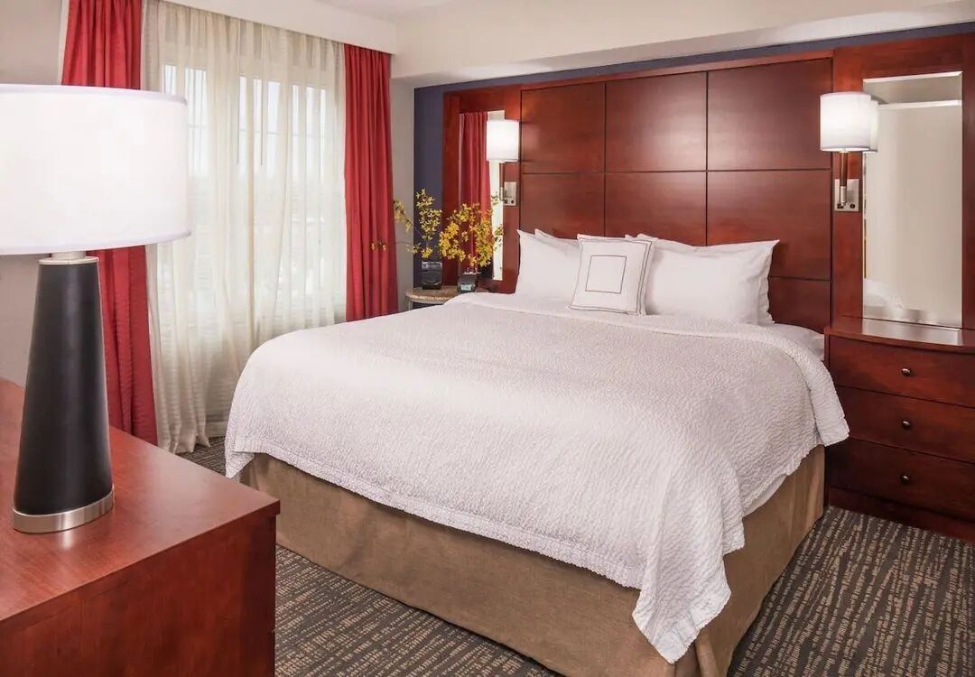 Hudson River 1 BR Suite | Breakfast, Gym & Pool image 1