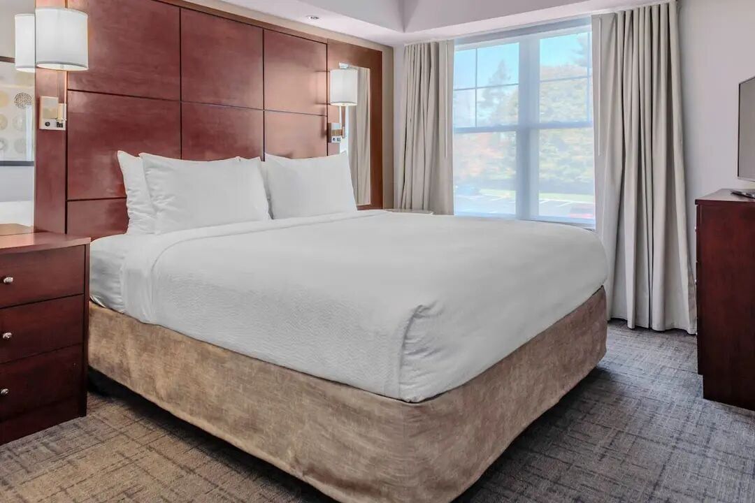 Hudson River 2 BR Suite | Breakfast, Gym & Pool image 1