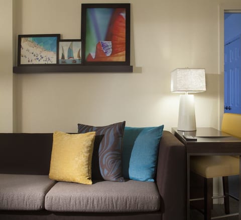 Urban Oasis: 2BR Suite with Gym, Pool & Breakfast image 4