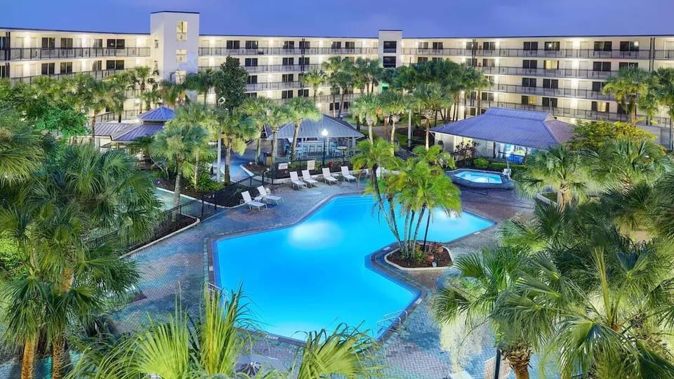 Disney 1BR Suite | Free Shuttle, Pool & Breakfast image 1