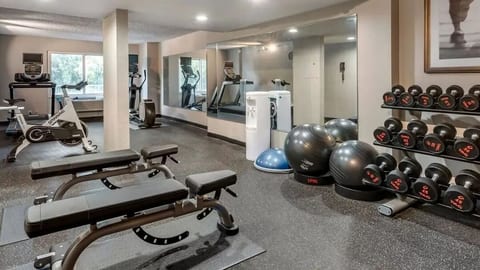 Disney 1BR Suite | Free Shuttle, Pool & Breakfast