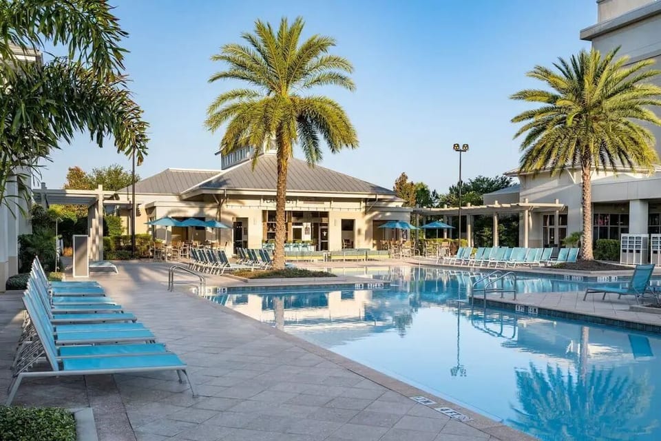 Disney W Entry King Suite | Breakfast, Pool & Gym image 1