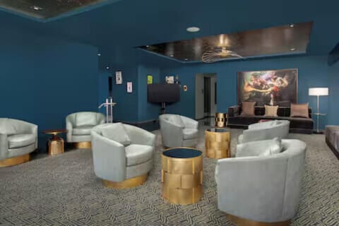 Jazz District City Suites 2Queen Studio gym image 4