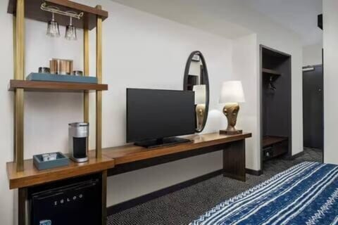 Jazz District City Suites King Studio gym image 5