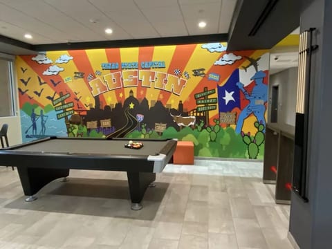 Austin Intl Airport King Studio | Breakfast & Gym image 4