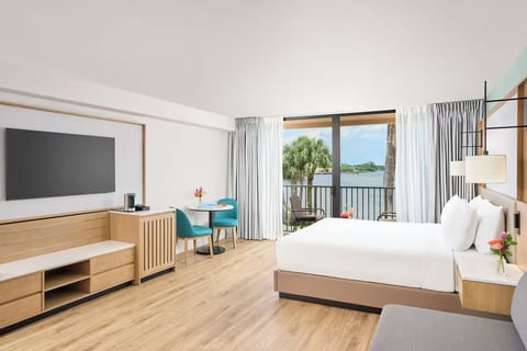Sandpiper Bay 2BR King Ste | Breakfast, Pool & Gym image 2