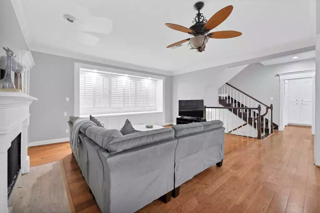 Red Brick Townhouse in Galleria with EV charger