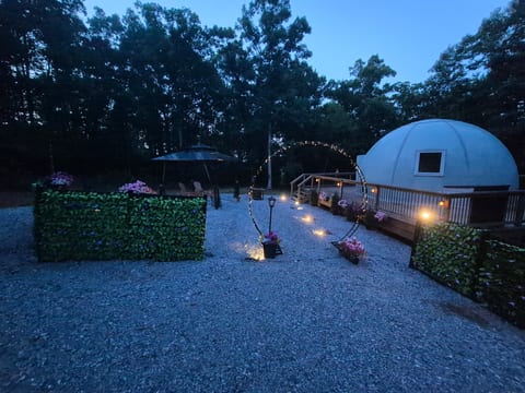 Simple Pleasures Glamping Private Full Site