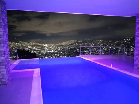 The View | Luxury Villa Medellín Retreat