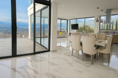 The View | Luxury Villa Medellín Retreat