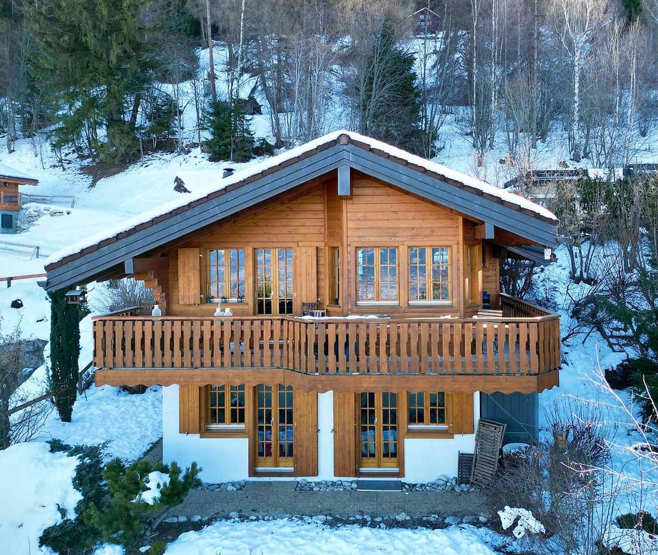 View of front of chalet