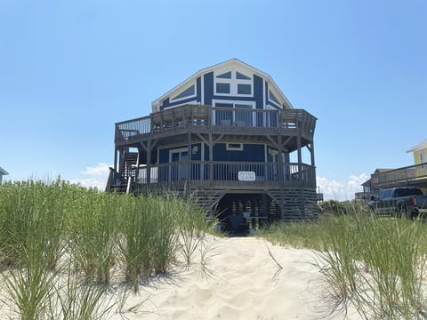 Ye Scurvy Sea Dog located in Nags Head. Panoramic ocean views! 