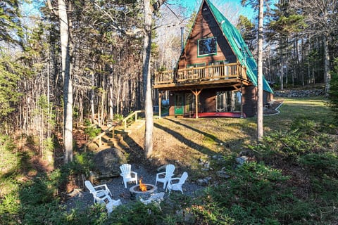 Spacious Firepit and Outdoor Area