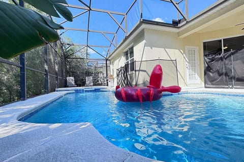 4 Bed nr. Parks with private spa/pool & pool table