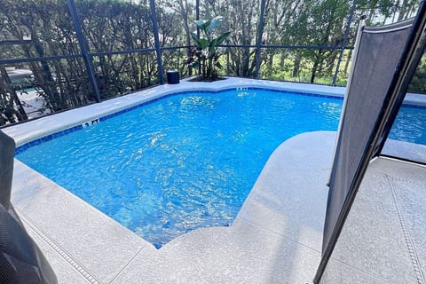 4 Bed nr. Parks with private spa/pool & pool table