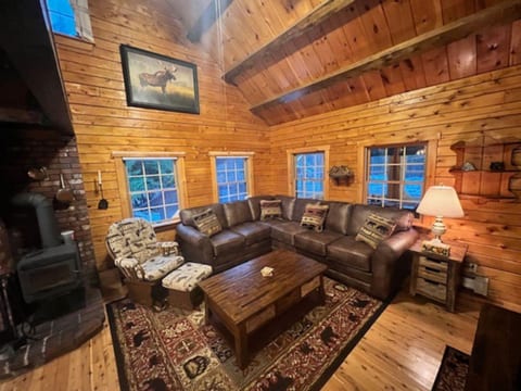 Large Living Room w/Fireplace