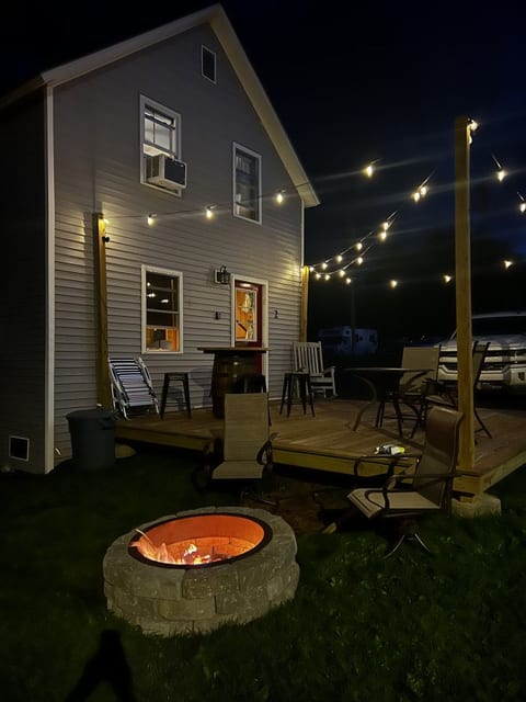 Cozy Fire Pit / Rope Lights
