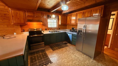 Black Bear Den