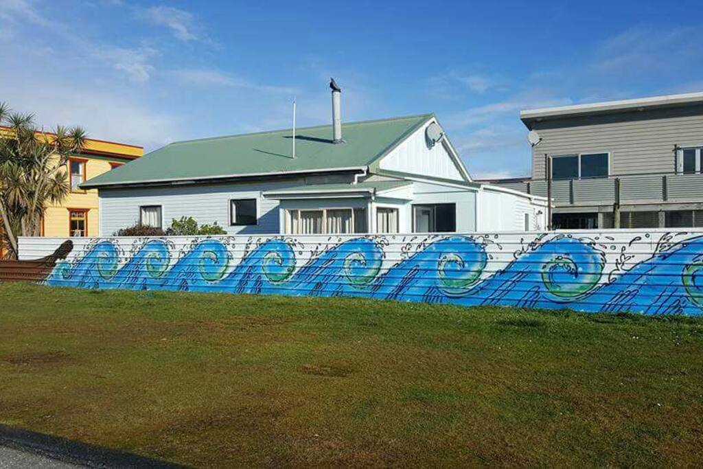 "Superb location, beautiful classic Kiwi bach with so much more than we were expecting, and comfortable, cosy accommodation." Regan.