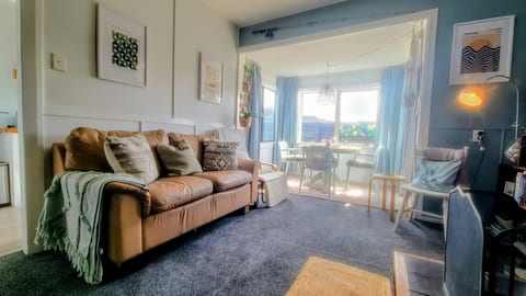Crooked Mile - historic Kiwi cottage- Hokitika