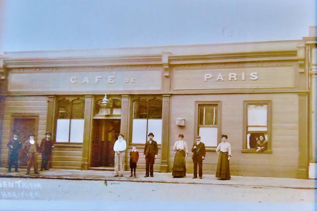 Cafe de Paris..this is where Crooked Mile Cottage sits now. The front of the hotel is where the footpath to the cottage is.