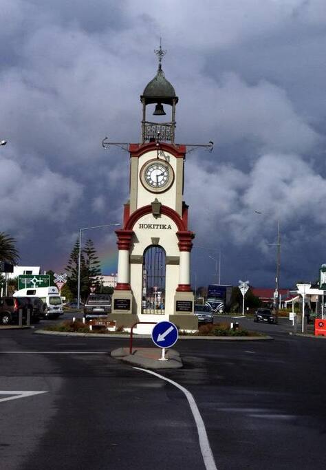Town clock 5mins walk