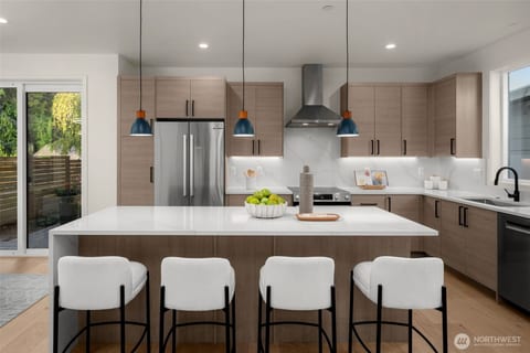 Chic Kirkland Retreat by Totem Lake Village