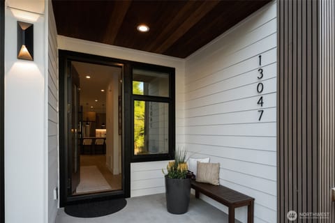 Chic Kirkland Retreat by Totem Lake Village