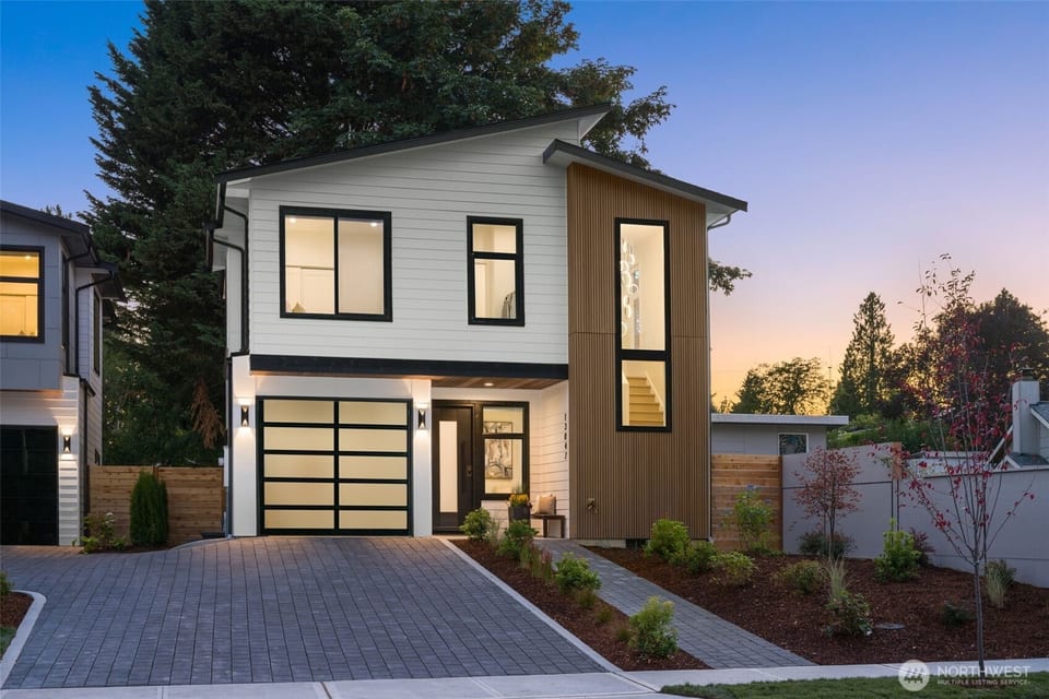 Chic Kirkland Retreat by Totem Lake Village - Kirkland