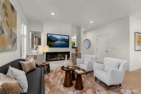 Chic Kirkland Retreat by Totem Lake Village