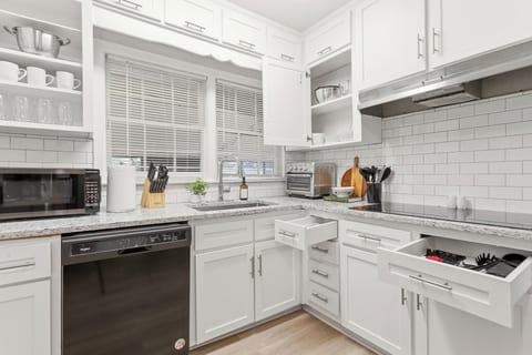Quiet Duplex | All Utilities | Pets OK | 28+ Days