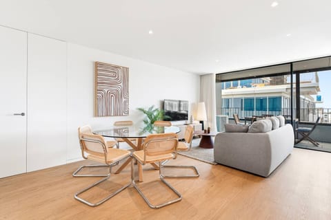 Sleek Gaia Oasis | Modern Gaia Retreat & Balcony