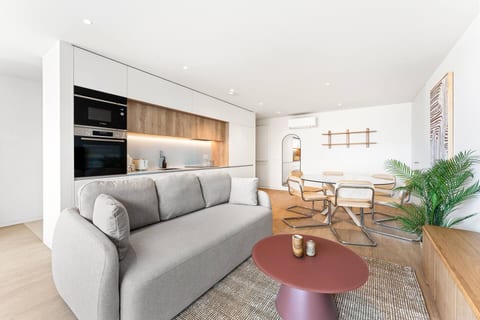 Sleek Gaia Oasis | Modern Gaia Retreat & Balcony