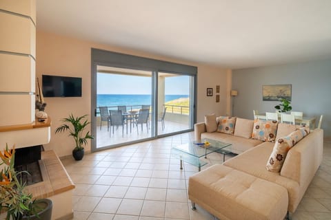 Galini Beach Residences | Seafront Appartment 1