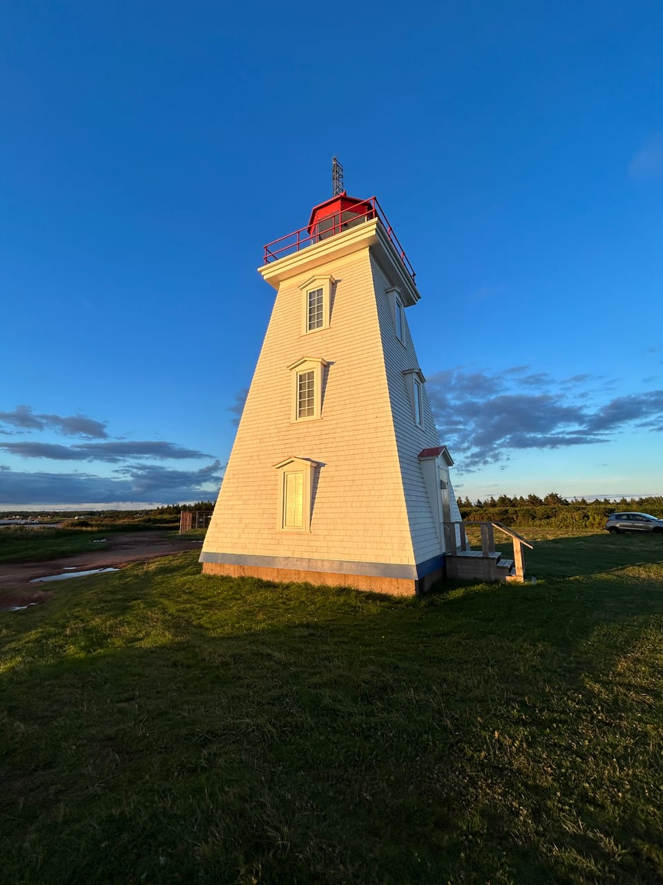 Egmont Lighthouse 5 minutes away