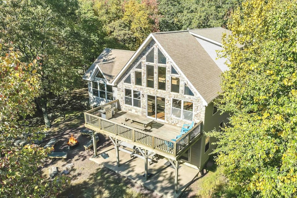 Cloud 9 Lodge, Lake Harmony Vacation Rentals & Concierge 

Best Location & Views
Sleeps 20
7 bedrooms
3 bathrooms
View of Big Boulder Lake & Ski Resort
XL Hot tub
Game room
Deck & Patio
Private beach access
Huge Smart TVs

Personal Concierge Service