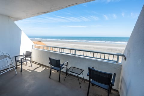 Sands Ocean Club 209 - Studio