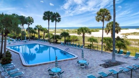 Gulf Breeze Getaway - Sand Key image 3