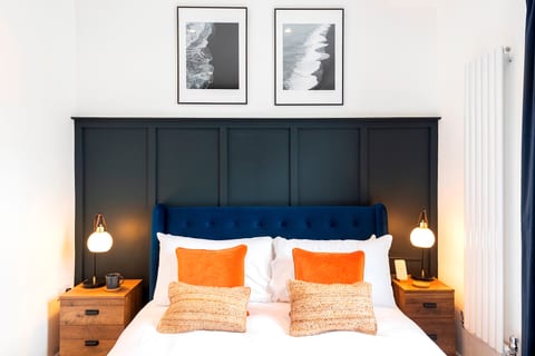 City Centre Living: One-Bedroom Oasis at Crescent Apartments