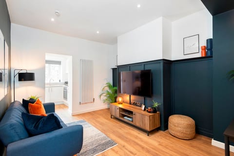 City Centre Living: One-Bedroom Oasis at Crescent Apartments