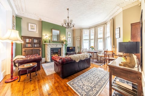The Regency Studio|82Cathedral