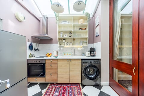 The Regency Studio|82Cathedral